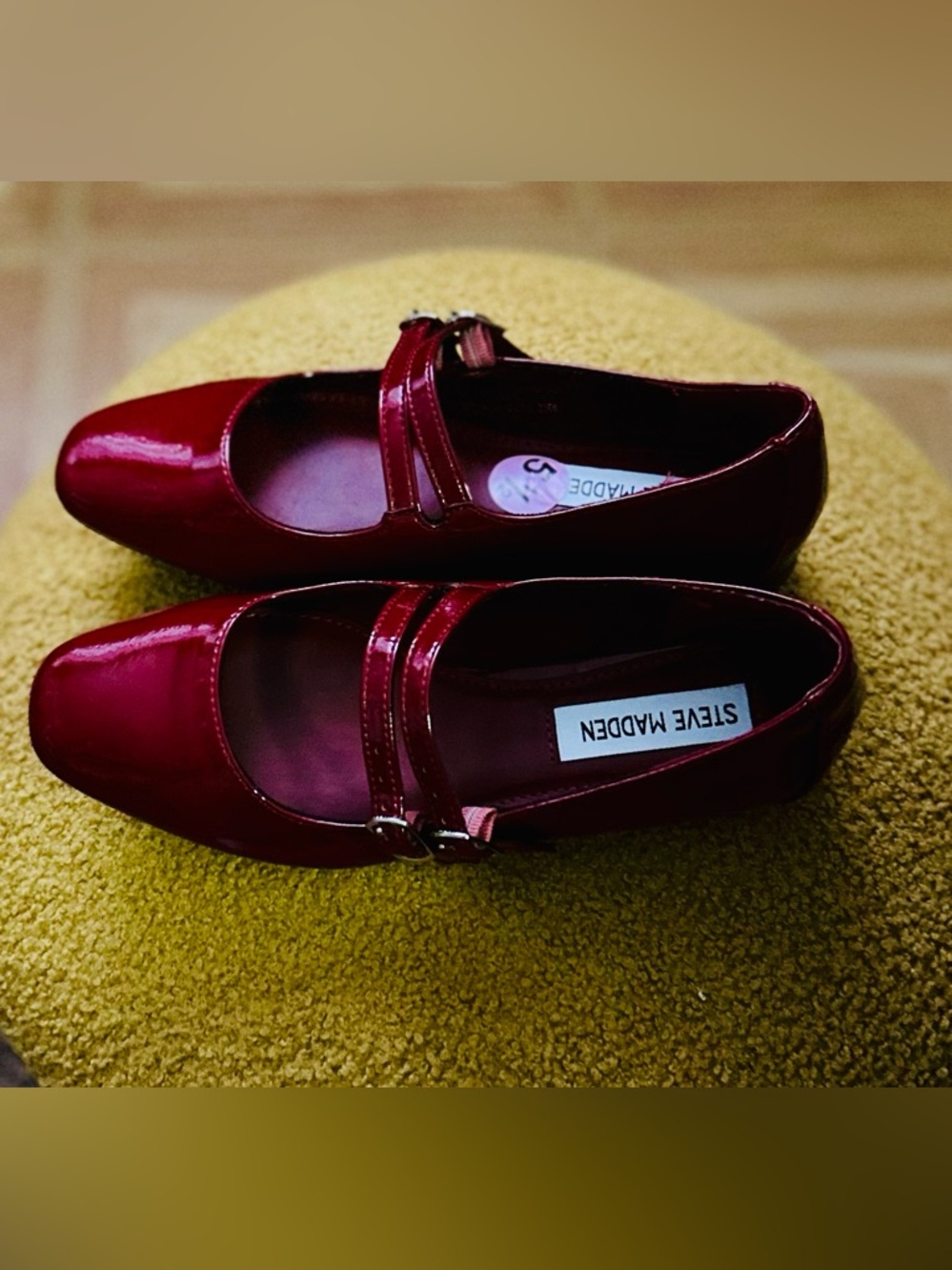 Steve Madden women Patent Red Double-Strap Mary Jane Flats size 5 1/2 - Picture 3 of 6
